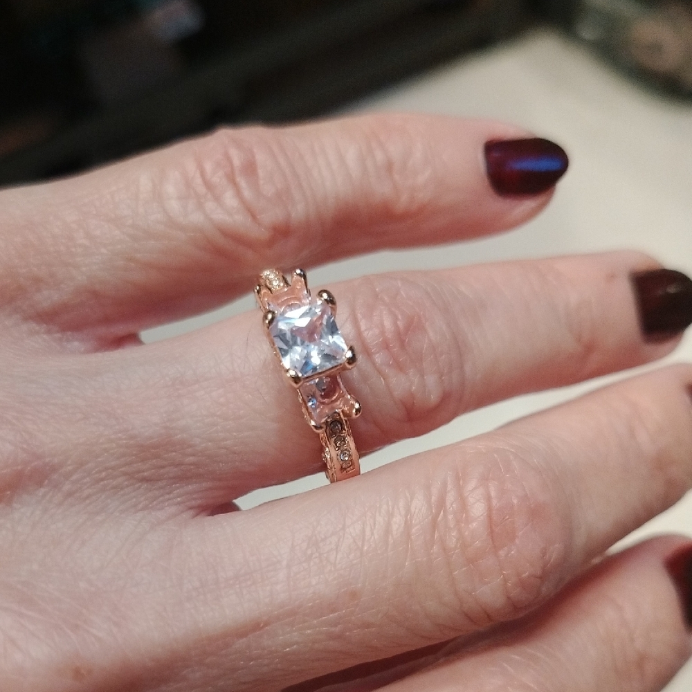 Pink Gold Tone and Rhinestone (Alloy)Women's Ring NWOT